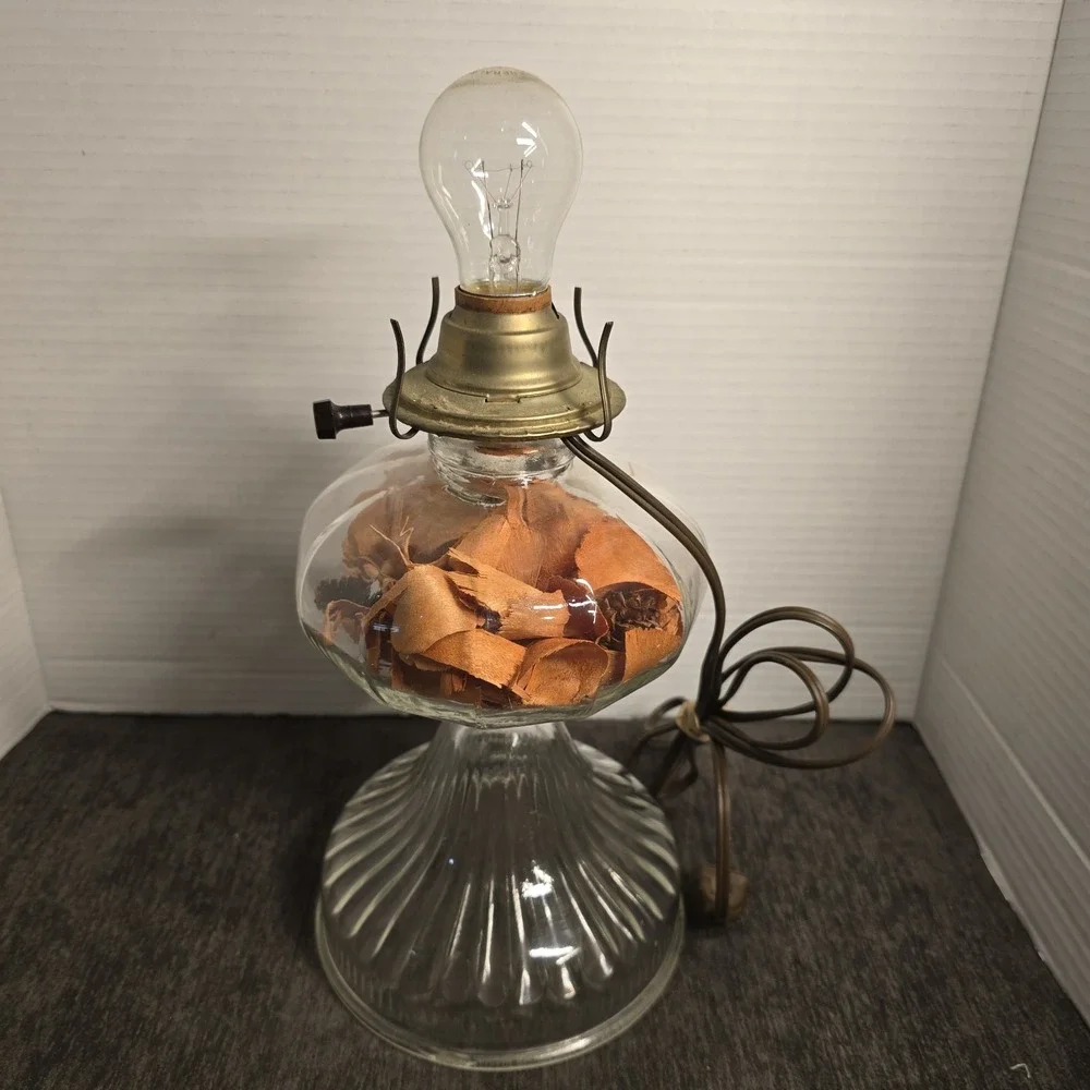 Vintage Clear Glass Electric Hurricane‎ Table Lamp Ribbed Base Brass Tone 10in